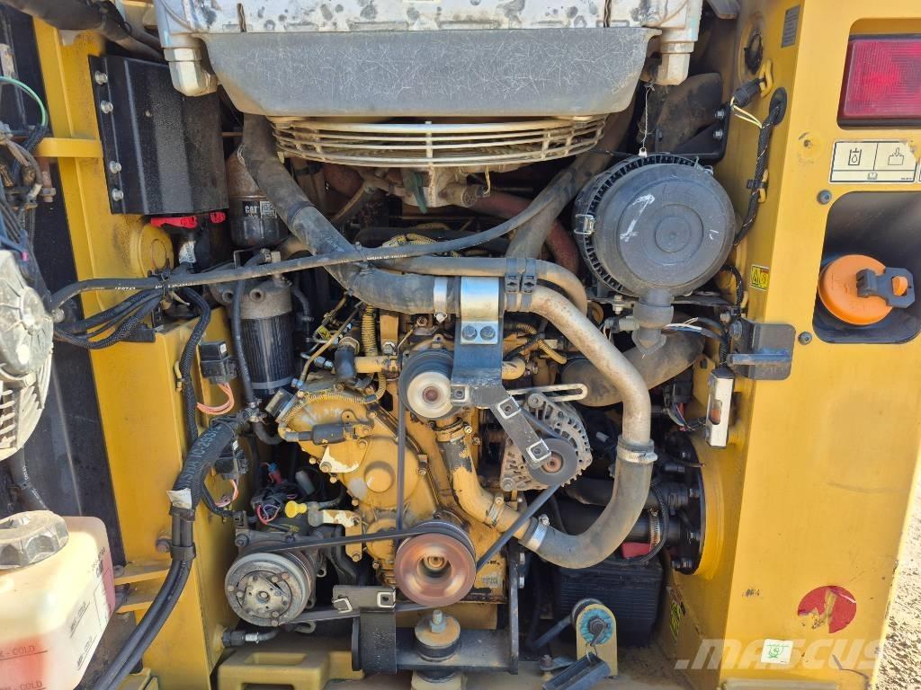 CAT 249 D Lietoti riteņu kompaktiekrāvēji