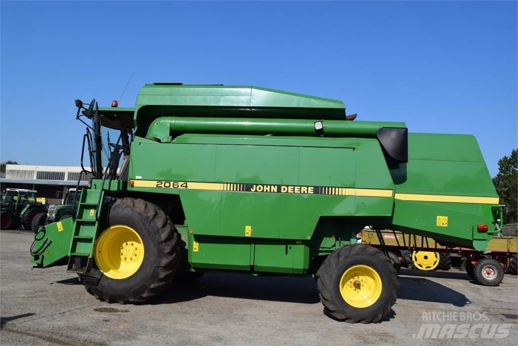 John Deere 2064 Ražas novākšanas kombaini