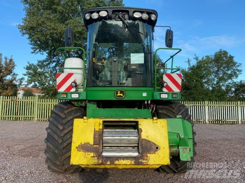 John Deere 7400 Lopbarības novācēji
