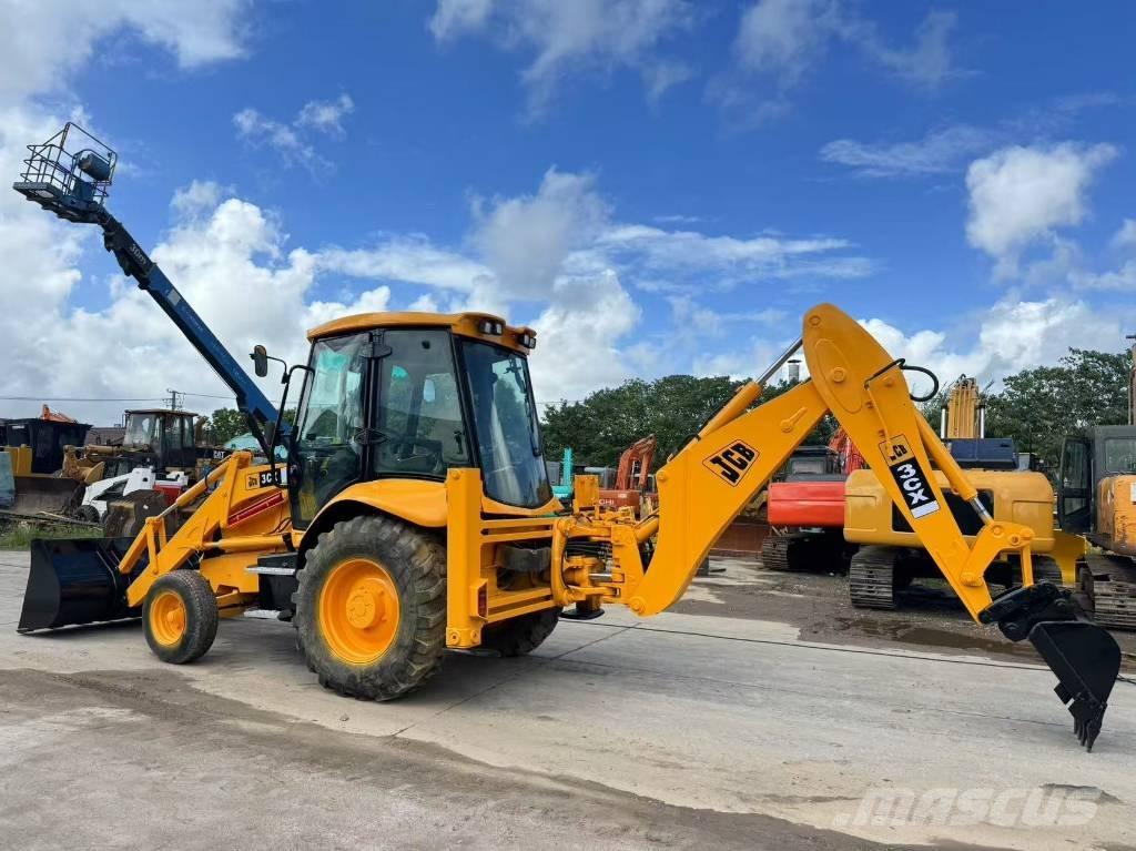 JCB 3 CX Ekskavatori-iekrāvēji
