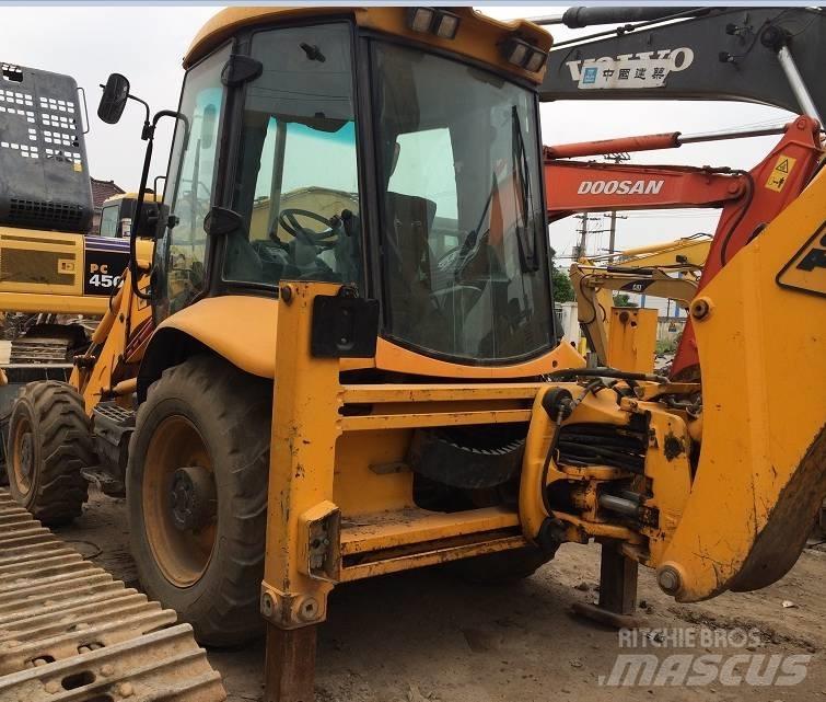 JCB 3cx Ekskavatori-iekrāvēji