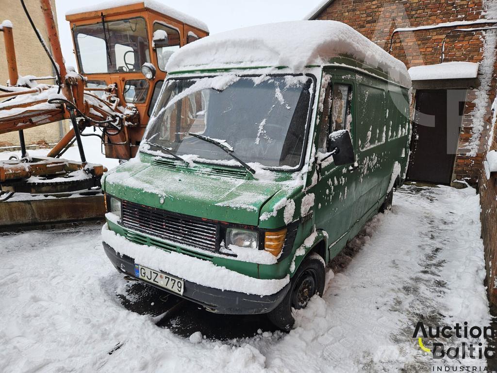 Mercedes-Benz 207D Furgons