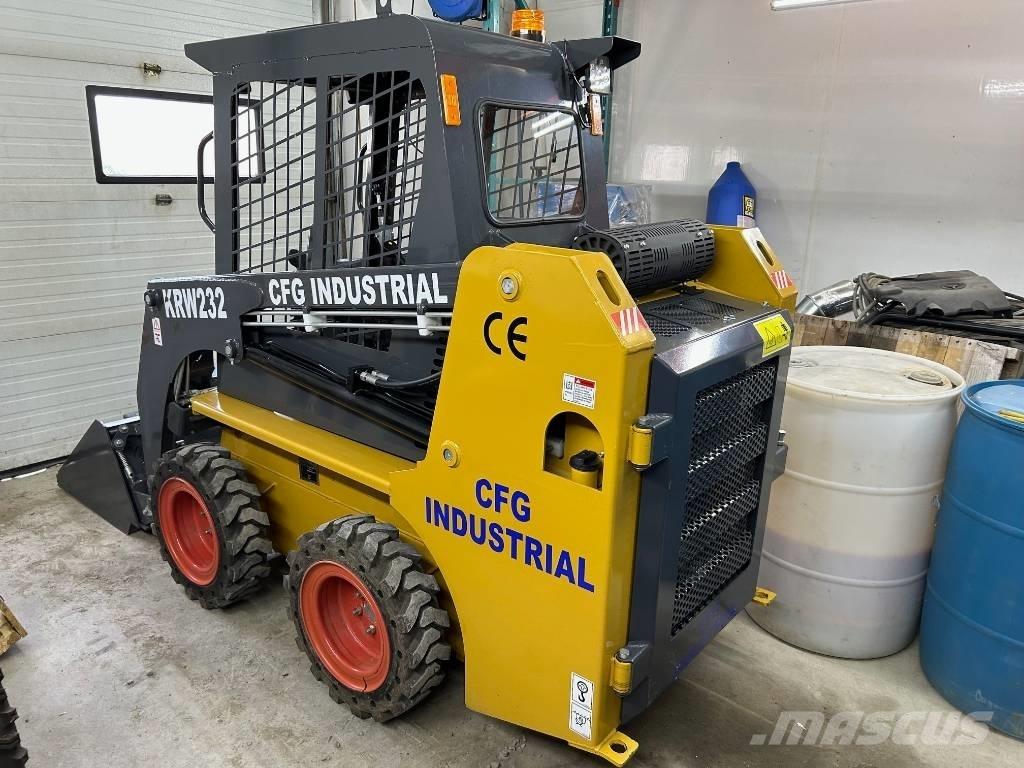 CFG KRW232 Lietoti riteņu kompaktiekrāvēji