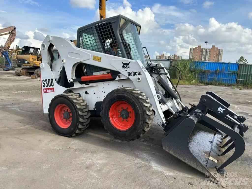 Bobcat S 300 Lietoti riteņu kompaktiekrāvēji