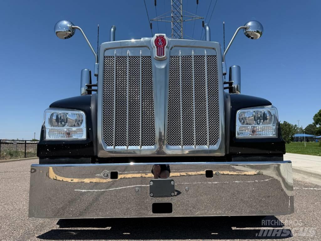 Kenworth W 990 Vilcēji