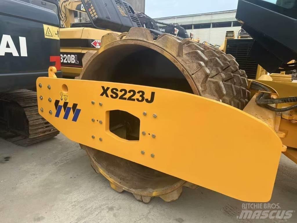 XCMG XS 223 J Vienvalča grunts veltņi