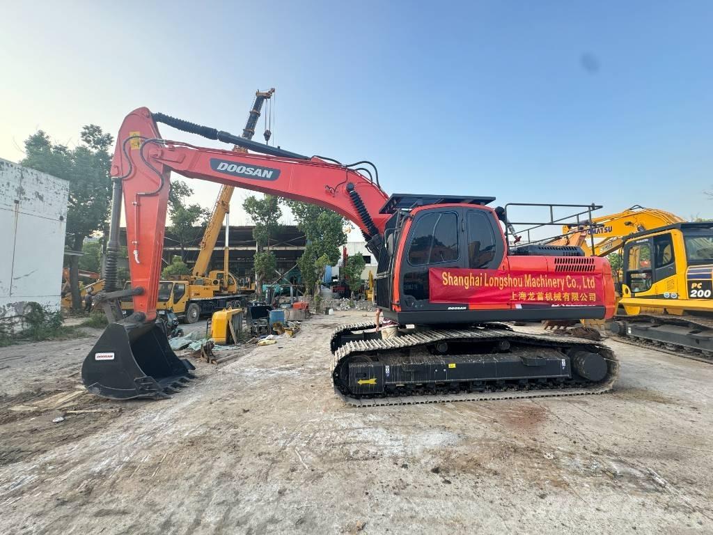 Doosan DX 225 LC Kāpurķēžu ekskavatori