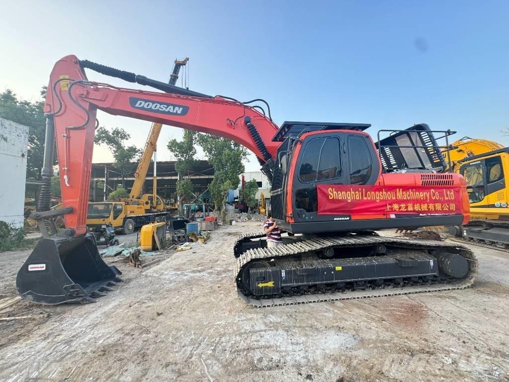 Doosan DX 225 LC Kāpurķēžu ekskavatori