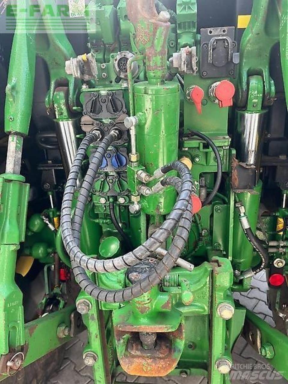 John Deere 6155 r Traktori