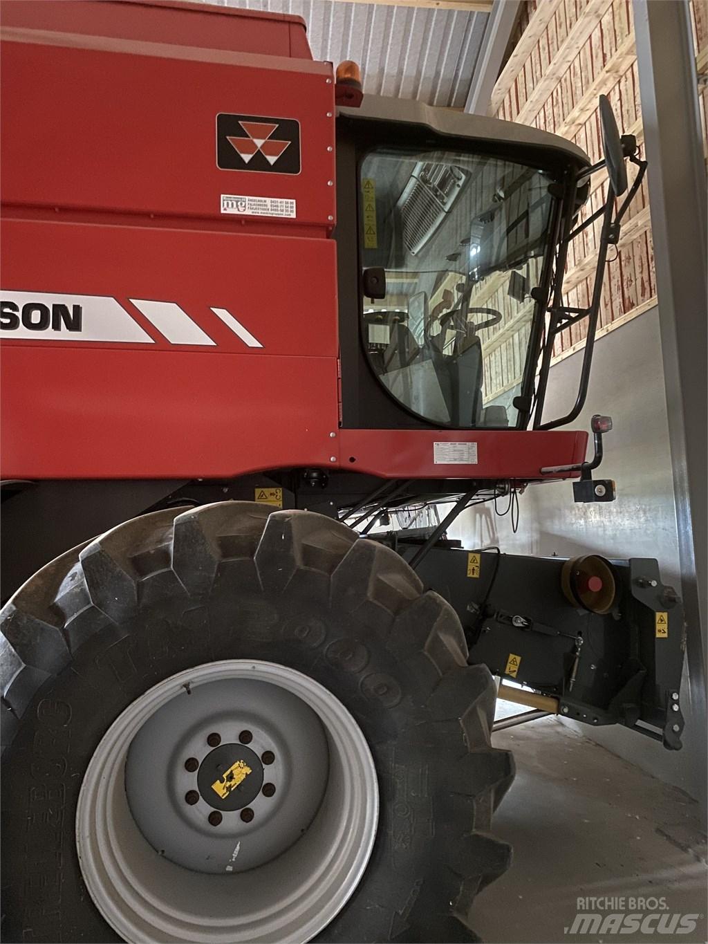 Massey Ferguson 7244 Ražas novākšanas kombaini