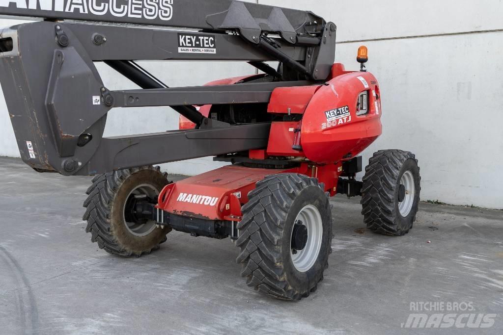 Manitou 200 ATJ Strēles pacēlāji