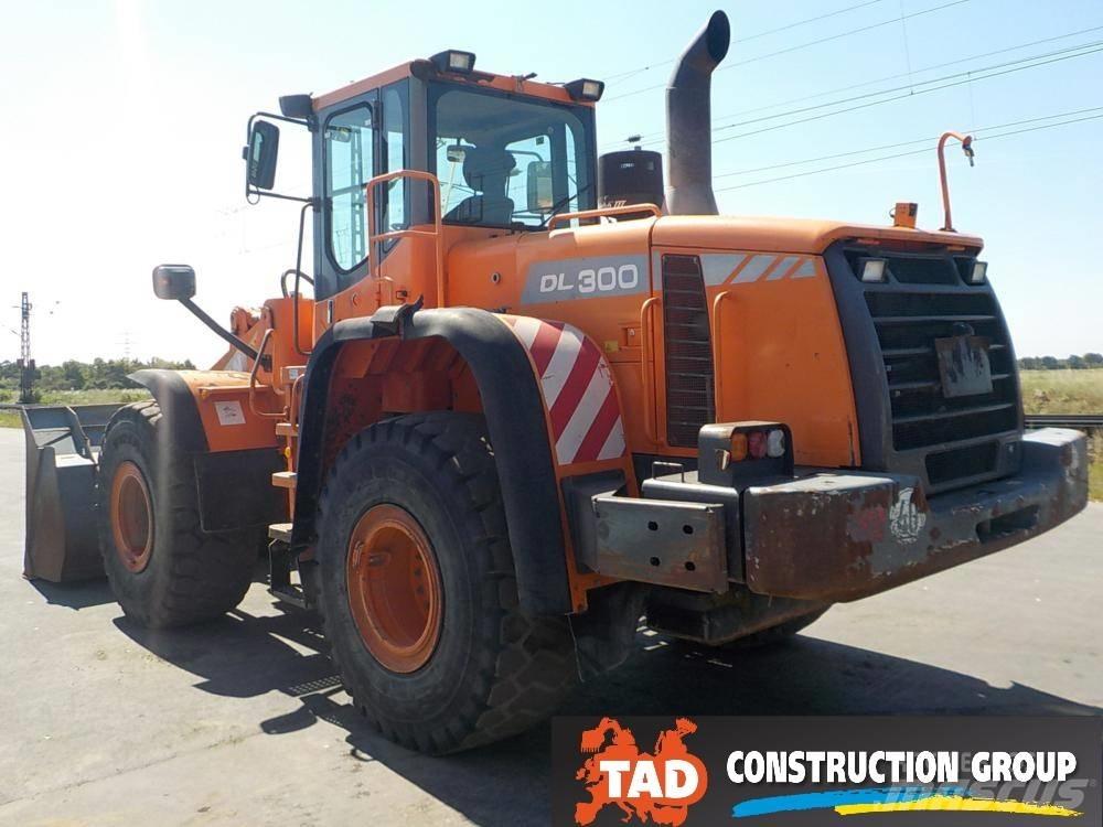 Doosan DL 300 Iekrāvēji uz riteņiem