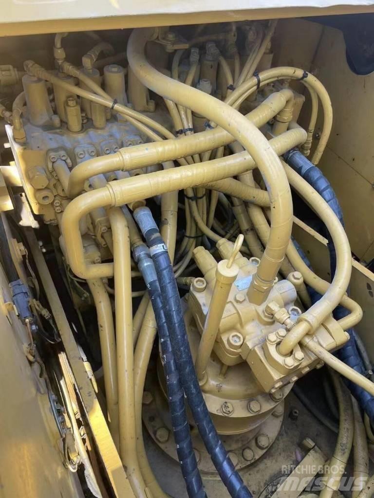 CAT 325 C Kāpurķēžu ekskavatori