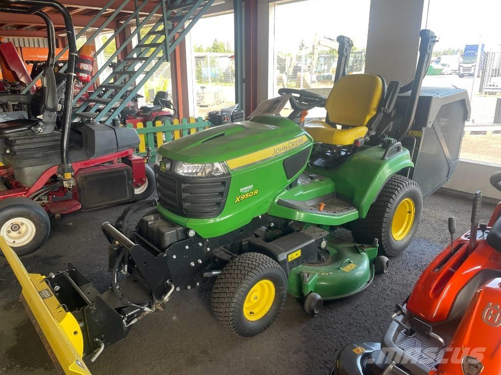 John Deere X 950 R Mauriņa traktors
