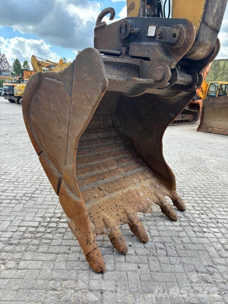 CAT 330 B L Kāpurķēžu ekskavatori