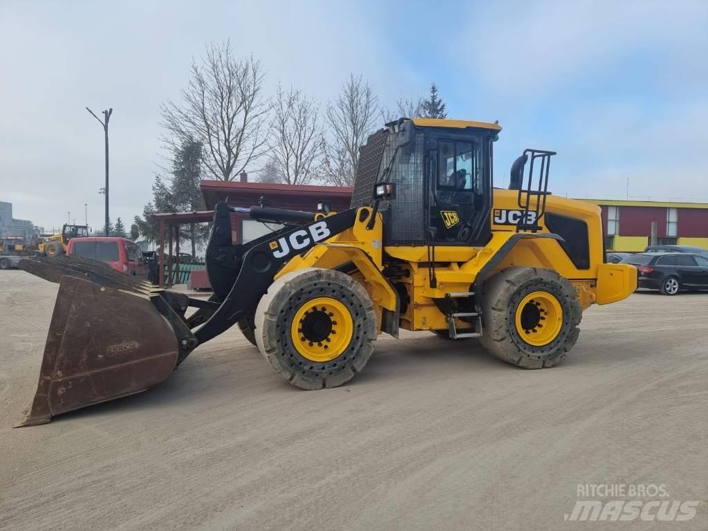 JCB 427 Iekrāvēji uz riteņiem