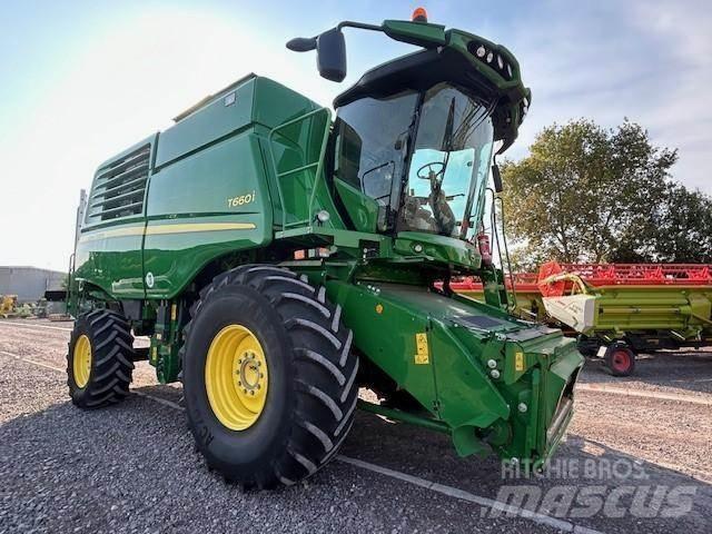 John Deere T660 i Ražas novākšanas kombaini