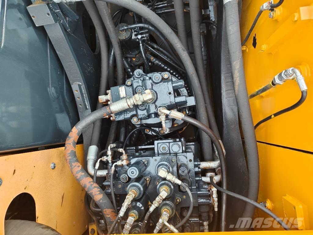 Hyundai R210W-9 Ekskavatori uz riteņiem
