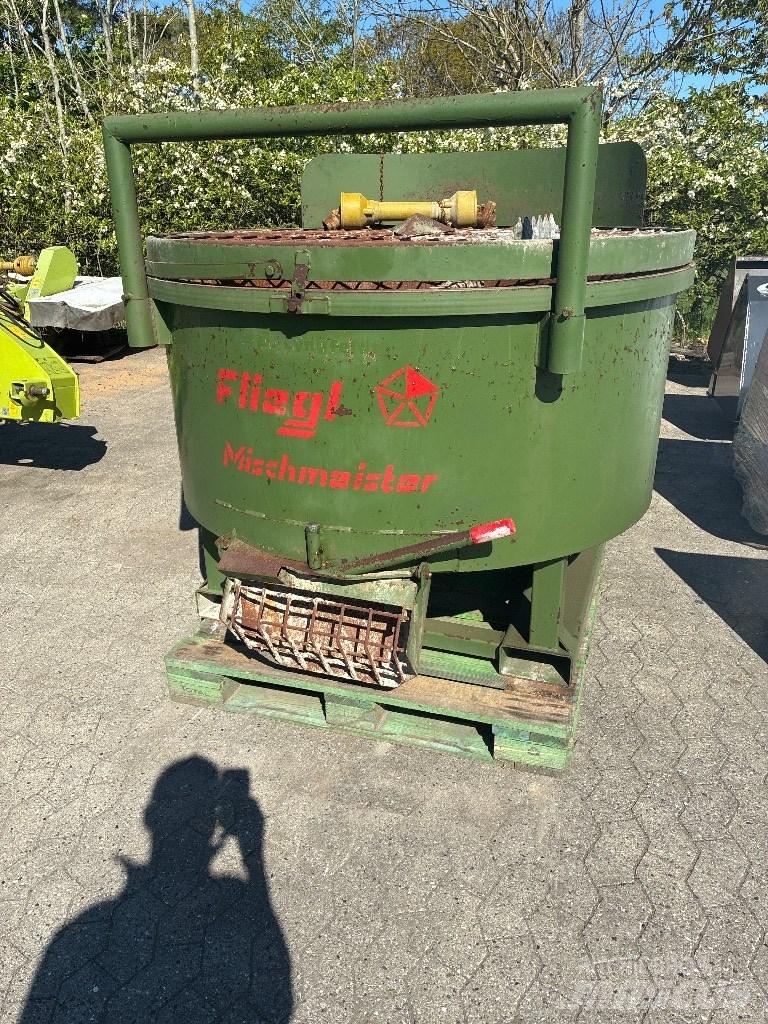 Fliegl Mischmeister Betona krātuves
