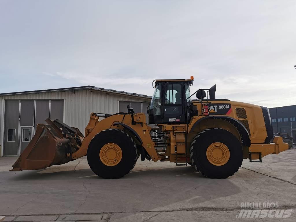 CAT 980M Iekrāvēji uz riteņiem