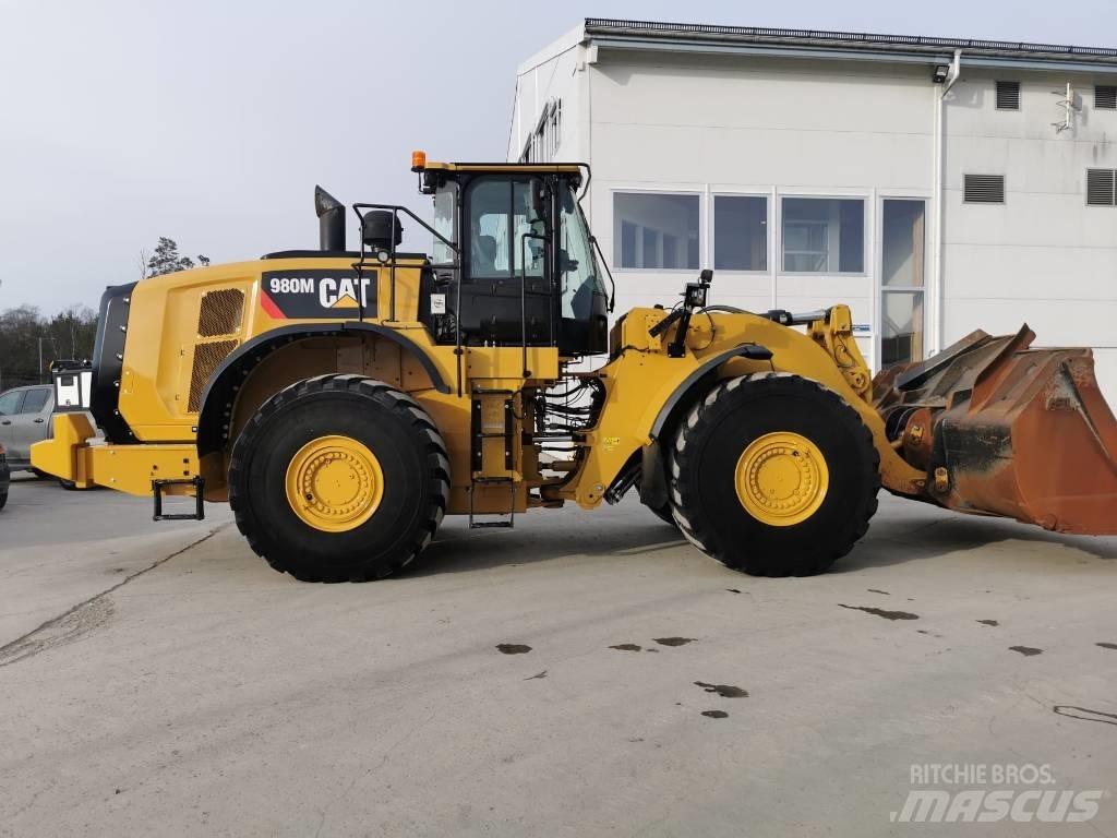 CAT 980M Iekrāvēji uz riteņiem