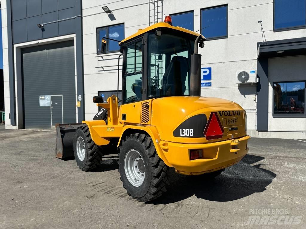 Volvo L 30 B Iekrāvēji uz riteņiem
