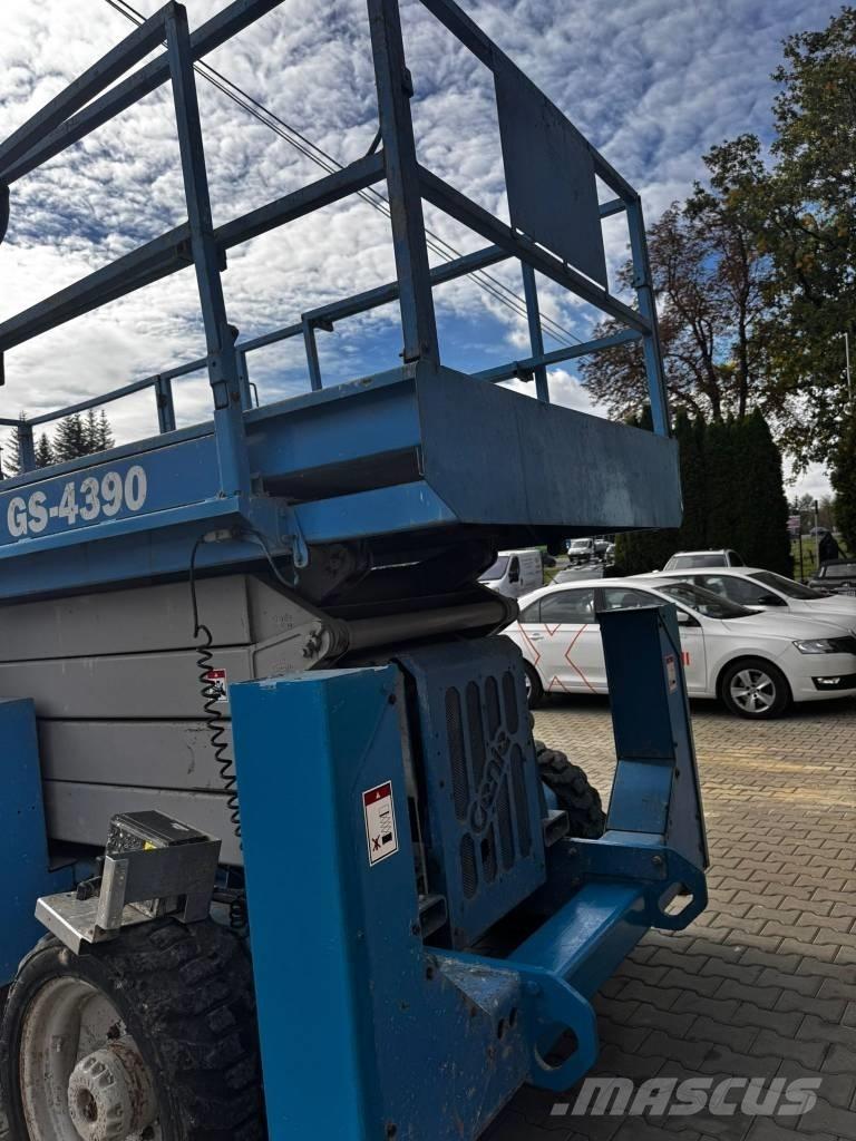 Genie GS 4390 Šķerveida pacēlāji