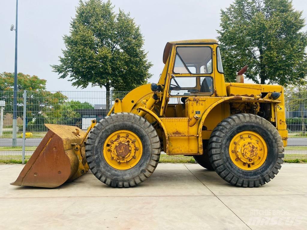 CAT 922 B Iekrāvēji uz riteņiem