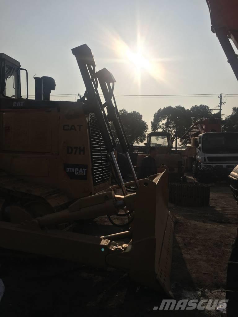 CAT D 7  H Kāpurķēžu buldozeri