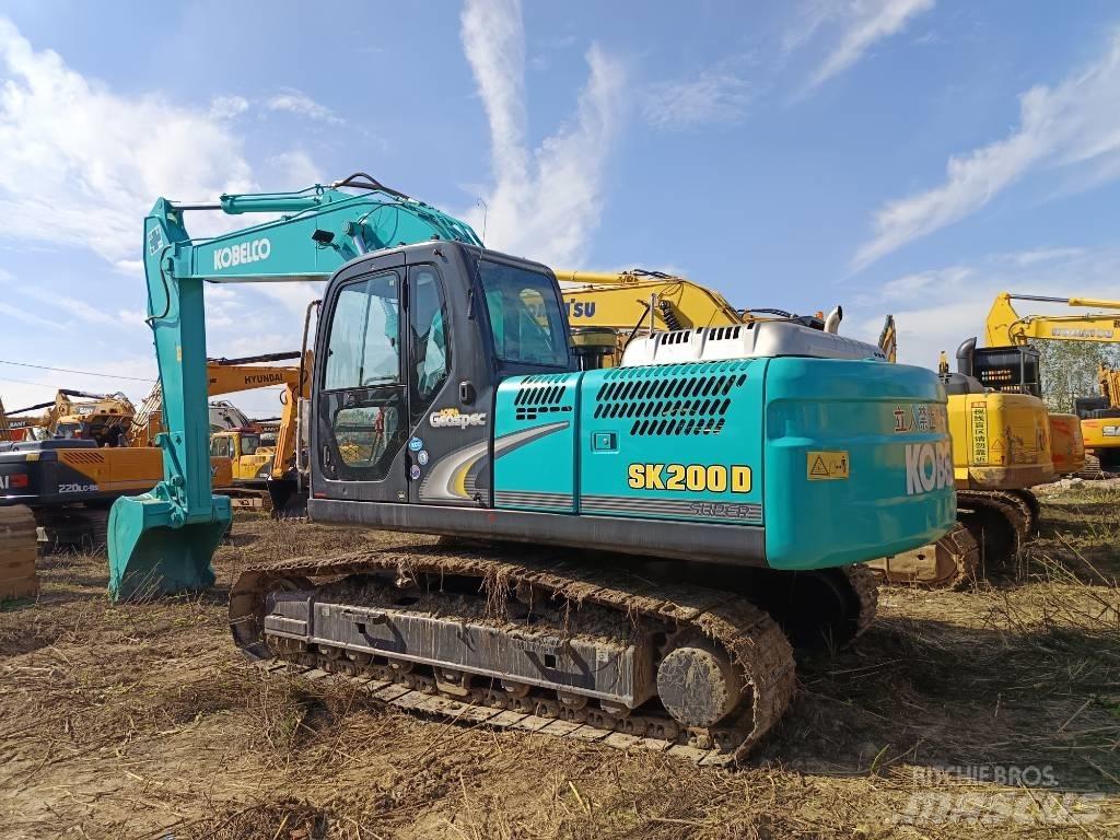 Kobelco SK200D Kāpurķēžu ekskavatori