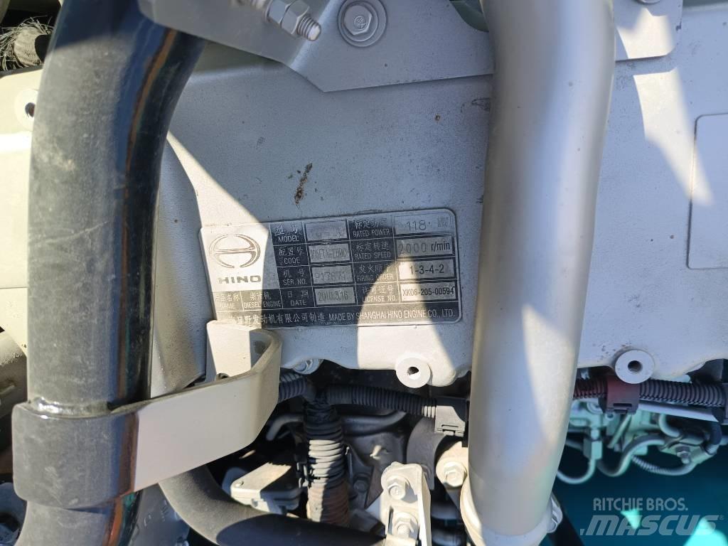 Kobelco SK200D Kāpurķēžu ekskavatori