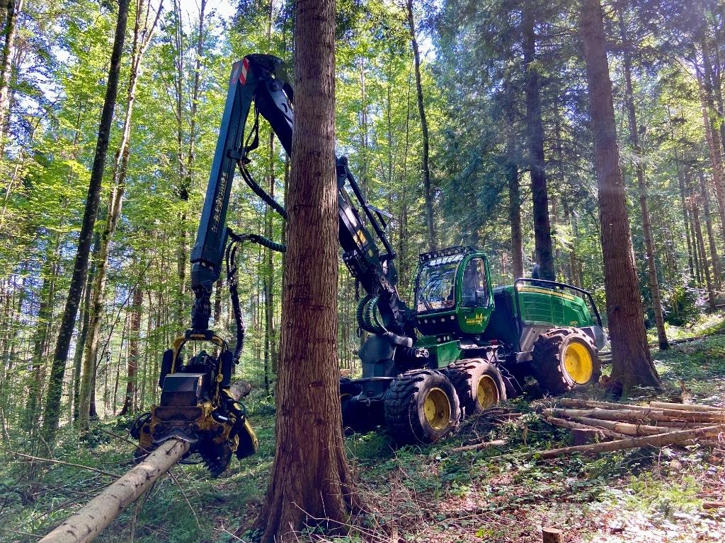 John Deere 1270 G Harvesteri