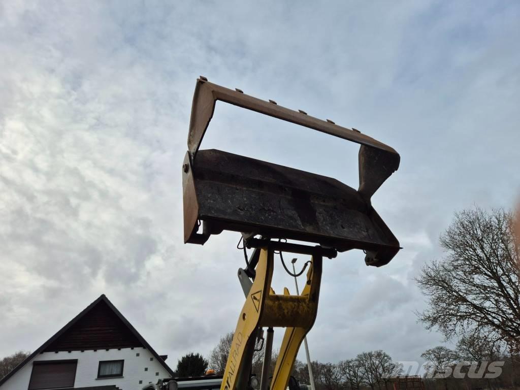 Kramer 750 Iekrāvēji uz riteņiem