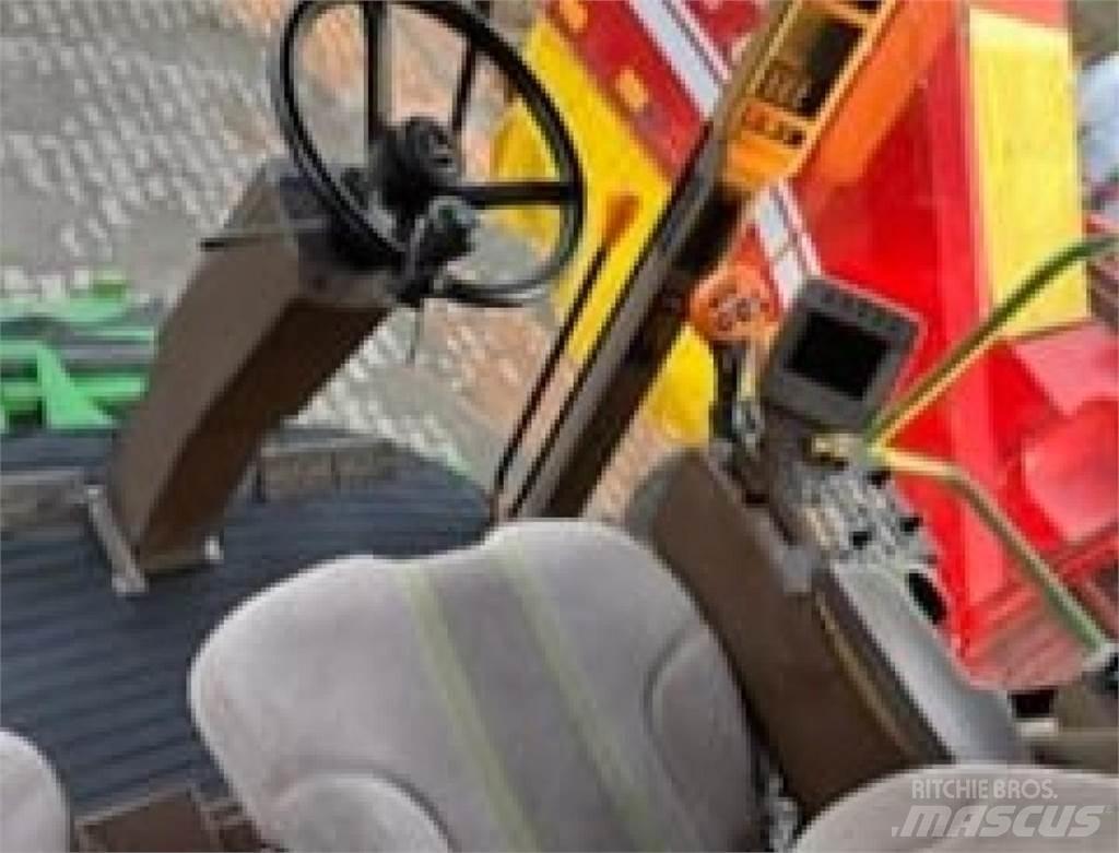 John Deere T560 Ražas novākšanas kombaini