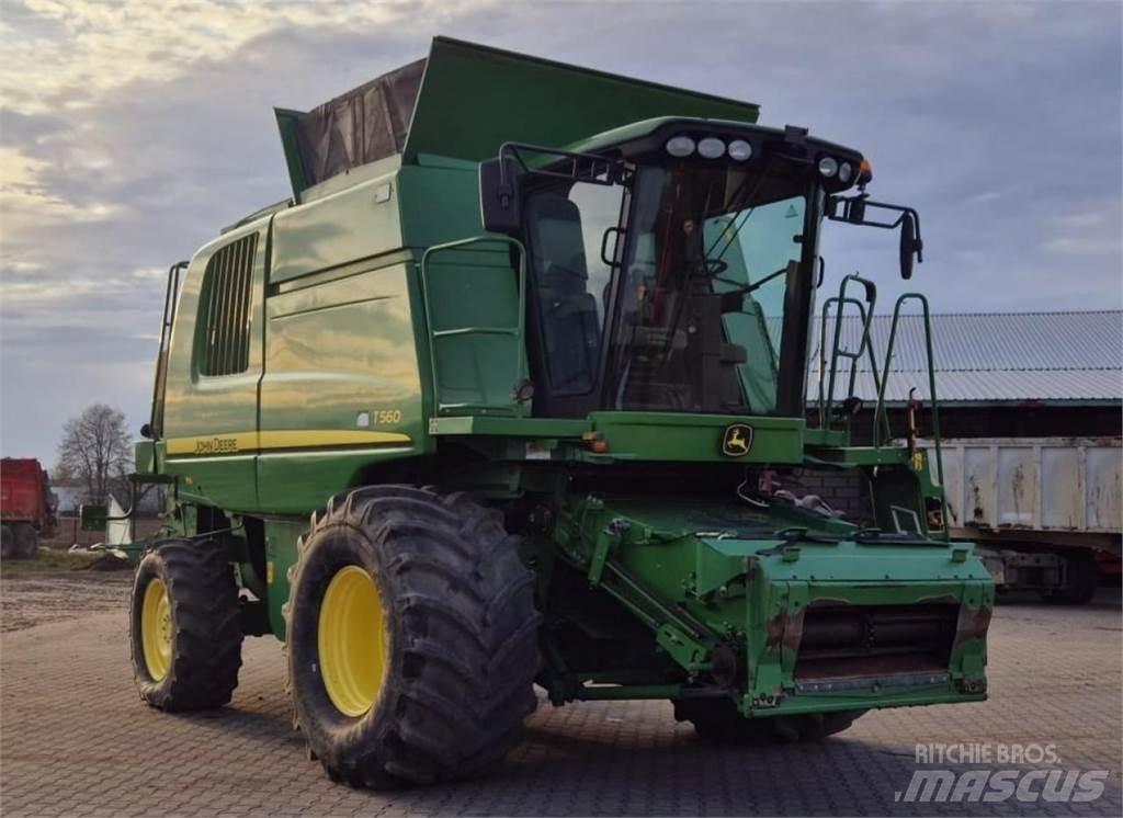 John Deere T560 Ražas novākšanas kombaini