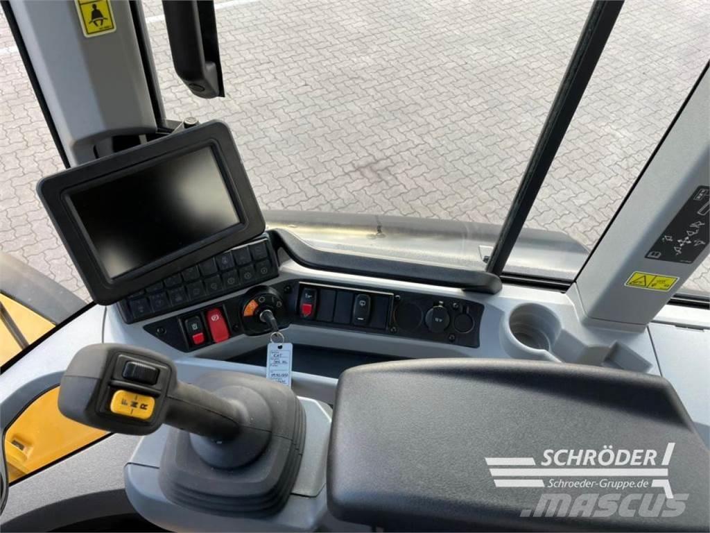  938 HL Iekrāvēji uz riteņiem