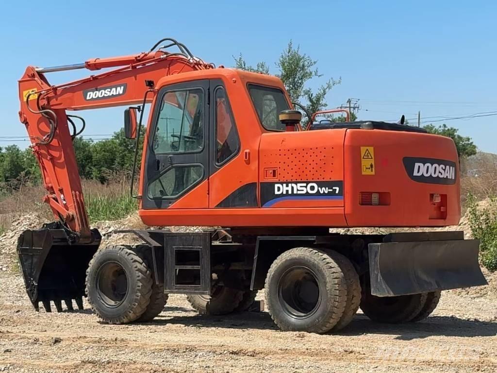 Doosan DH150 W-7 Ekskavatori uz riteņiem