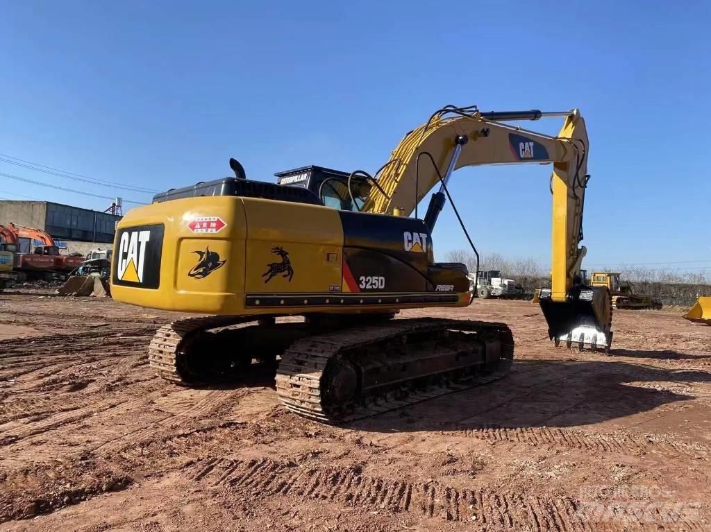 CAT 325 D L Kāpurķēžu ekskavatori
