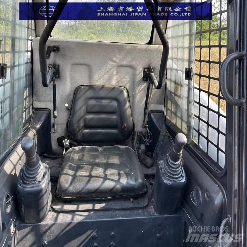 Bobcat S 590 Lietoti riteņu kompaktiekrāvēji