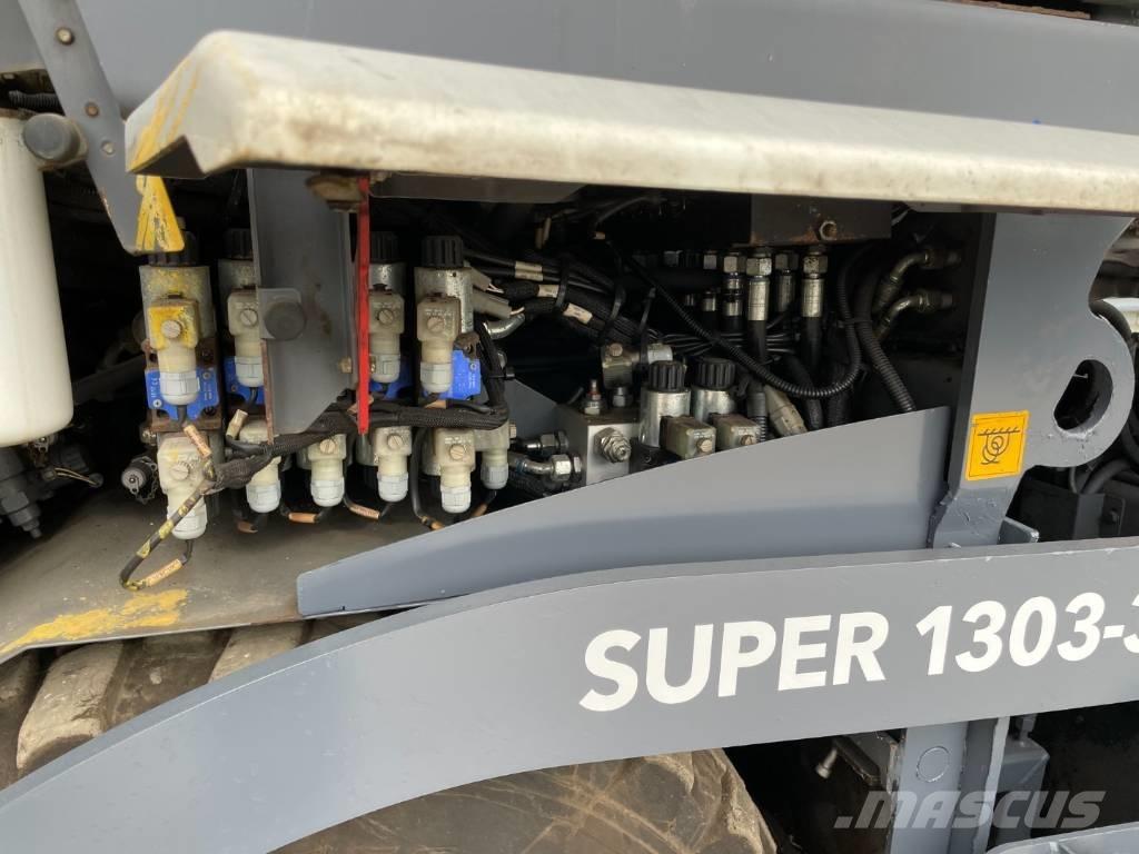 Vögele SUPER 1303-3I Asfalta klājēji