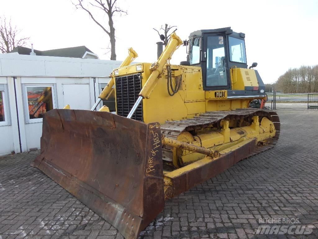 Komatsu D85P-21 Kāpurķēžu buldozeri