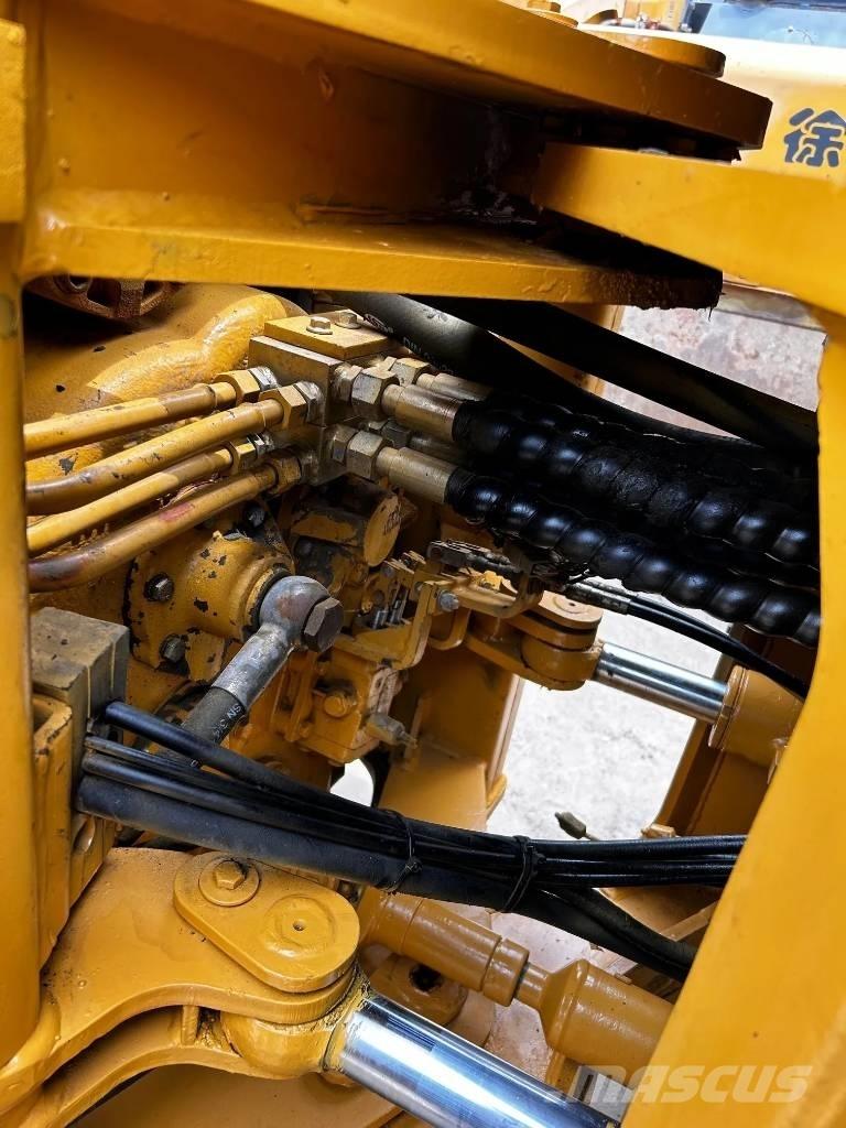 SDLG B860 Ekskavatori-iekrāvēji