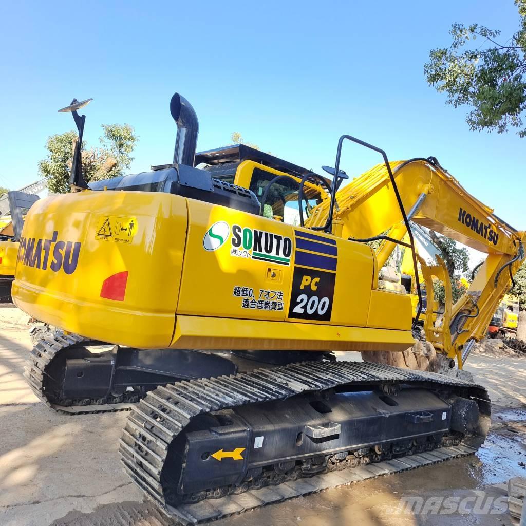 Komatsu PC 200 Kāpurķēžu ekskavatori