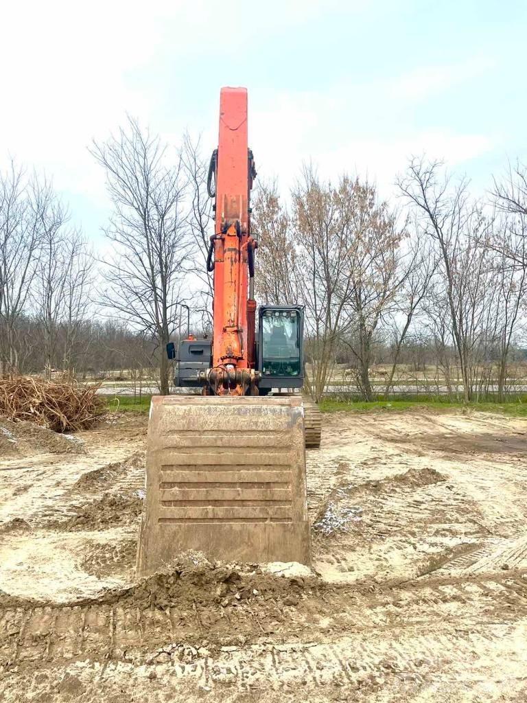 Hitachi ZX 350 LC-3 Kāpurķēžu ekskavatori