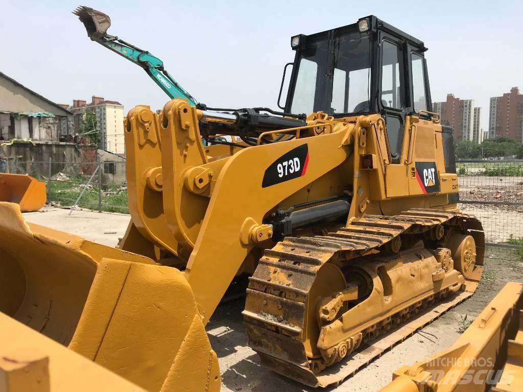 CAT 973D Kāpurķēžu iekrāvēji