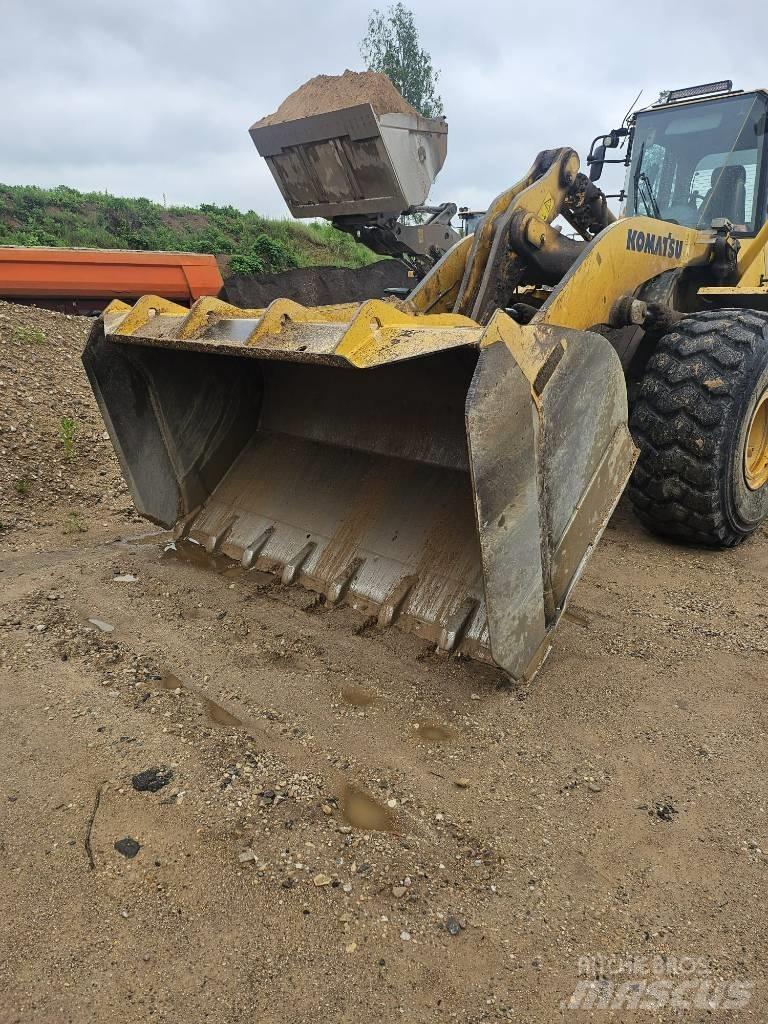 Komatsu WA 470 Iekrāvēji uz riteņiem