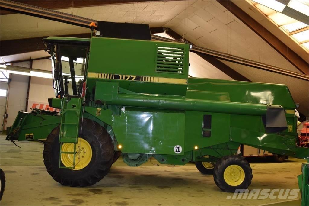 John Deere 1177 Ražas novākšanas kombaini