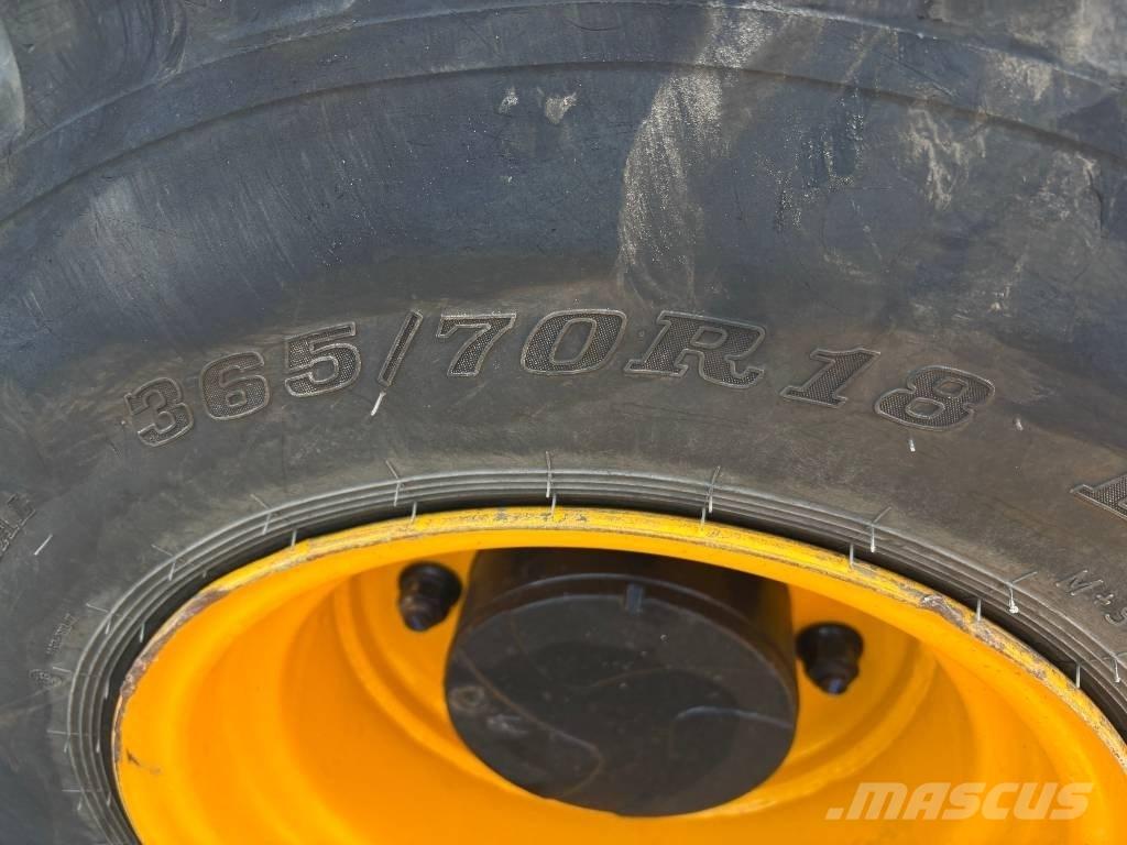 JCB 407 Iekrāvēji uz riteņiem