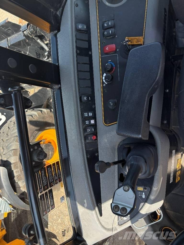 JCB 407 Iekrāvēji uz riteņiem