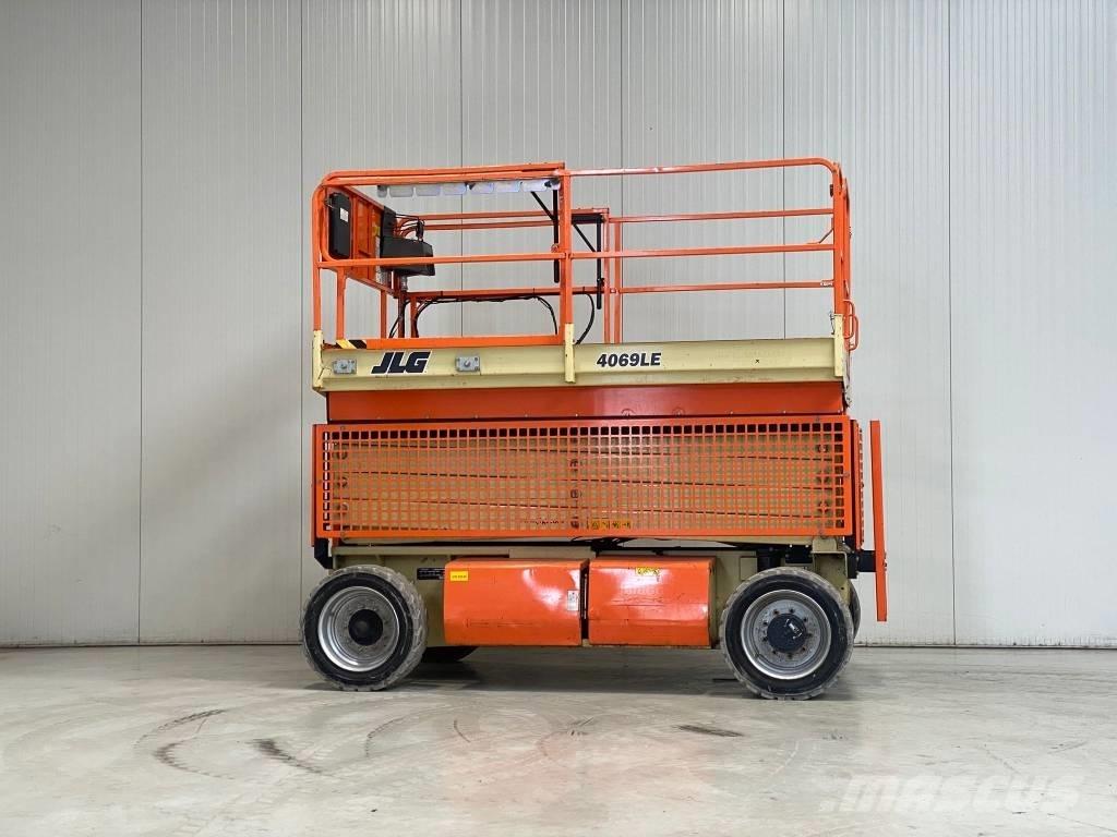 JLG 4069LE Šķerveida pacēlāji